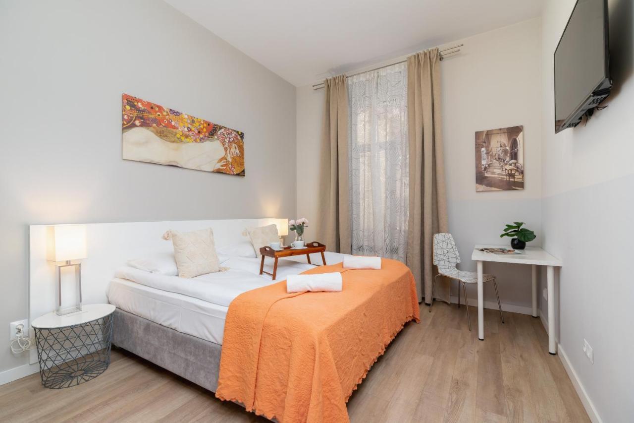 Central Planty Park Apartment Lobzowska By Noclegi Renters Kraków Exteriör bild
