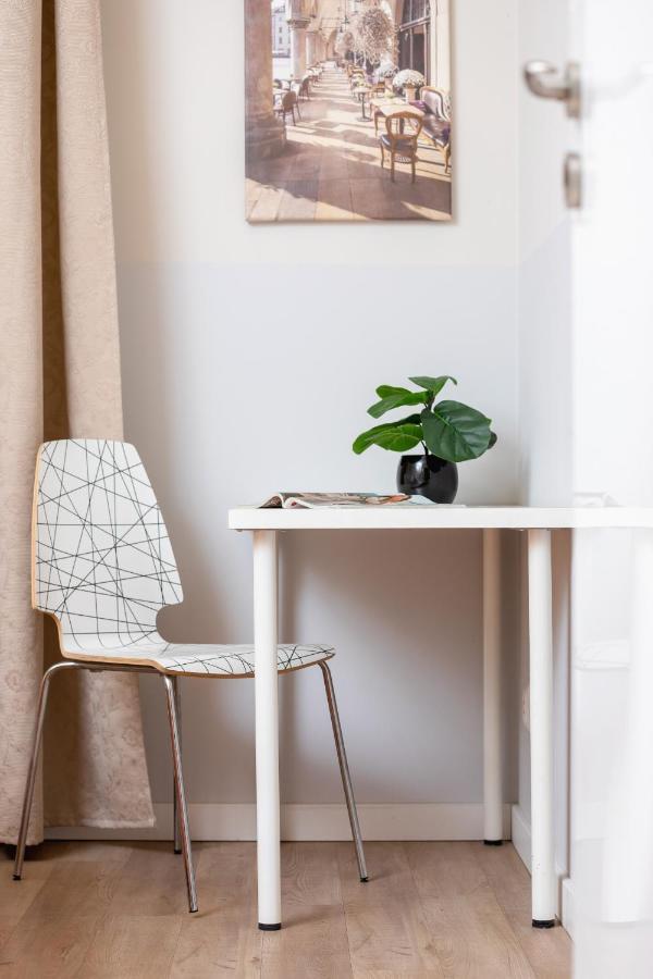 Central Planty Park Apartment Lobzowska By Noclegi Renters Kraków Exteriör bild