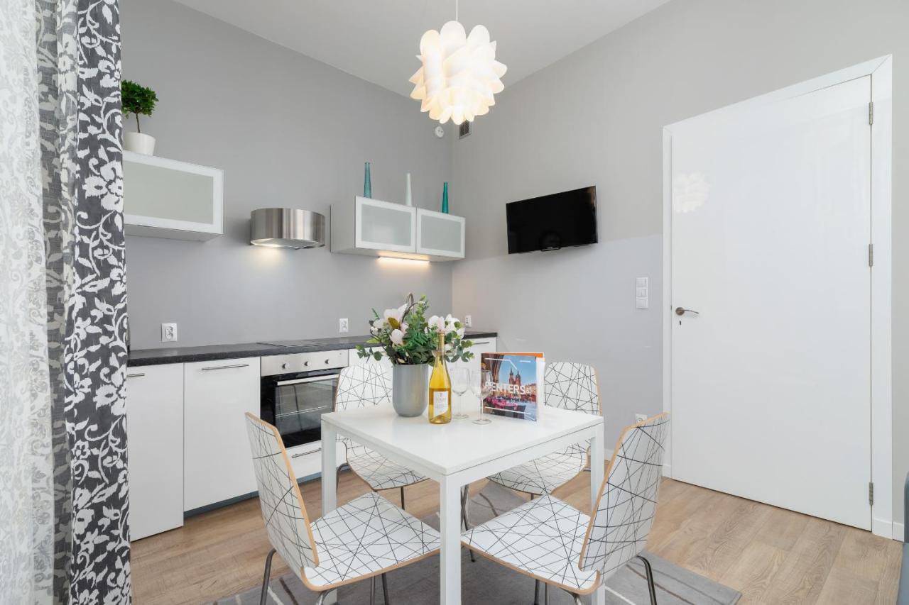 Central Planty Park Apartment Lobzowska By Noclegi Renters Kraków Exteriör bild