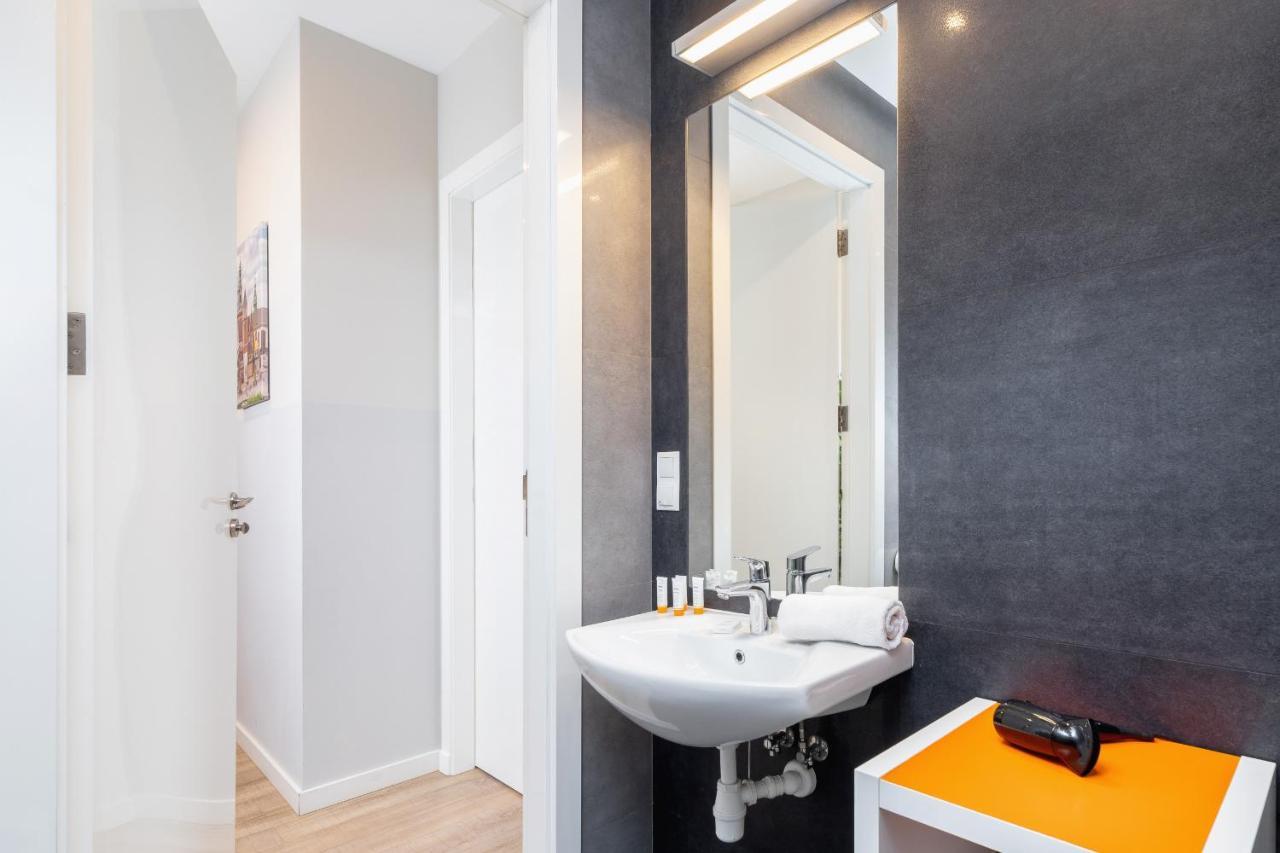 Central Planty Park Apartment Lobzowska By Noclegi Renters Kraków Exteriör bild