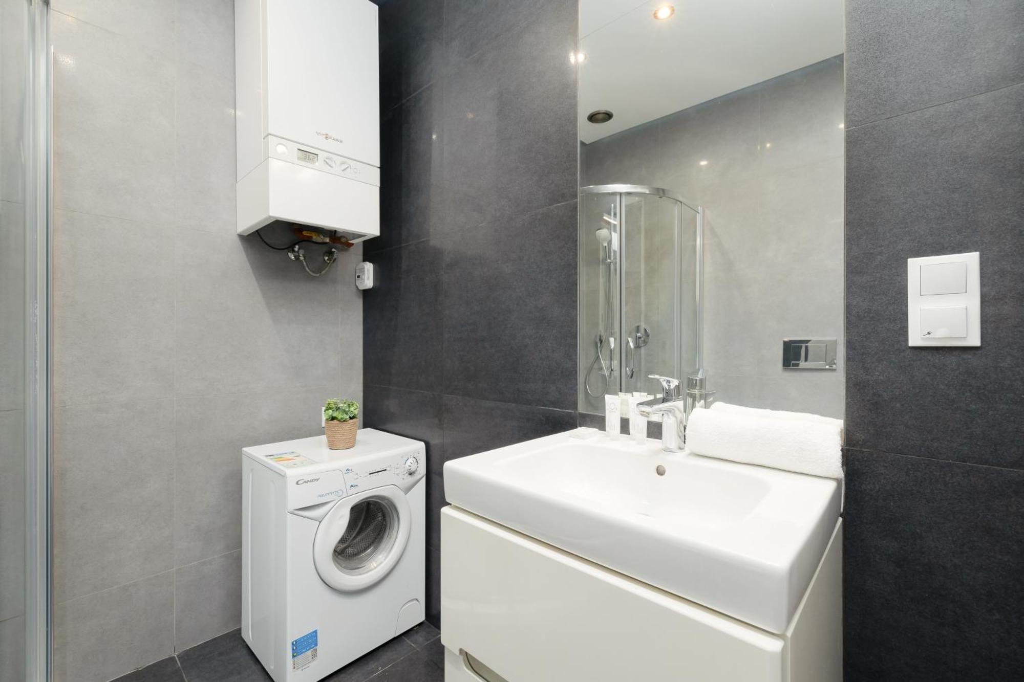 Central Planty Park Apartment Lobzowska By Noclegi Renters Kraków Exteriör bild